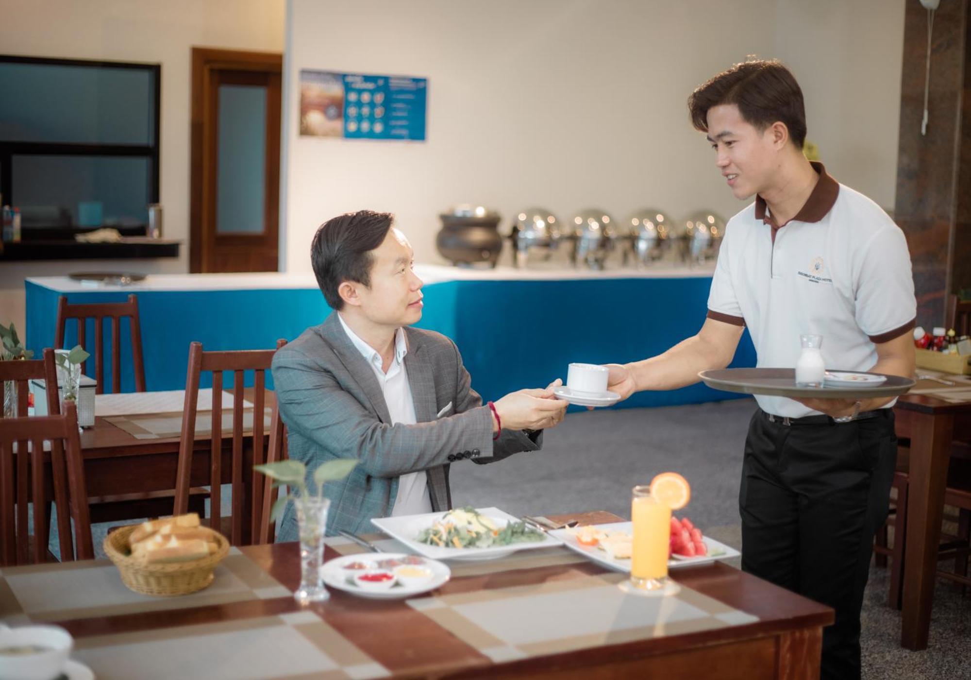 Sisombat Plaza Hotel Vang Vieng Eksteriør bilde