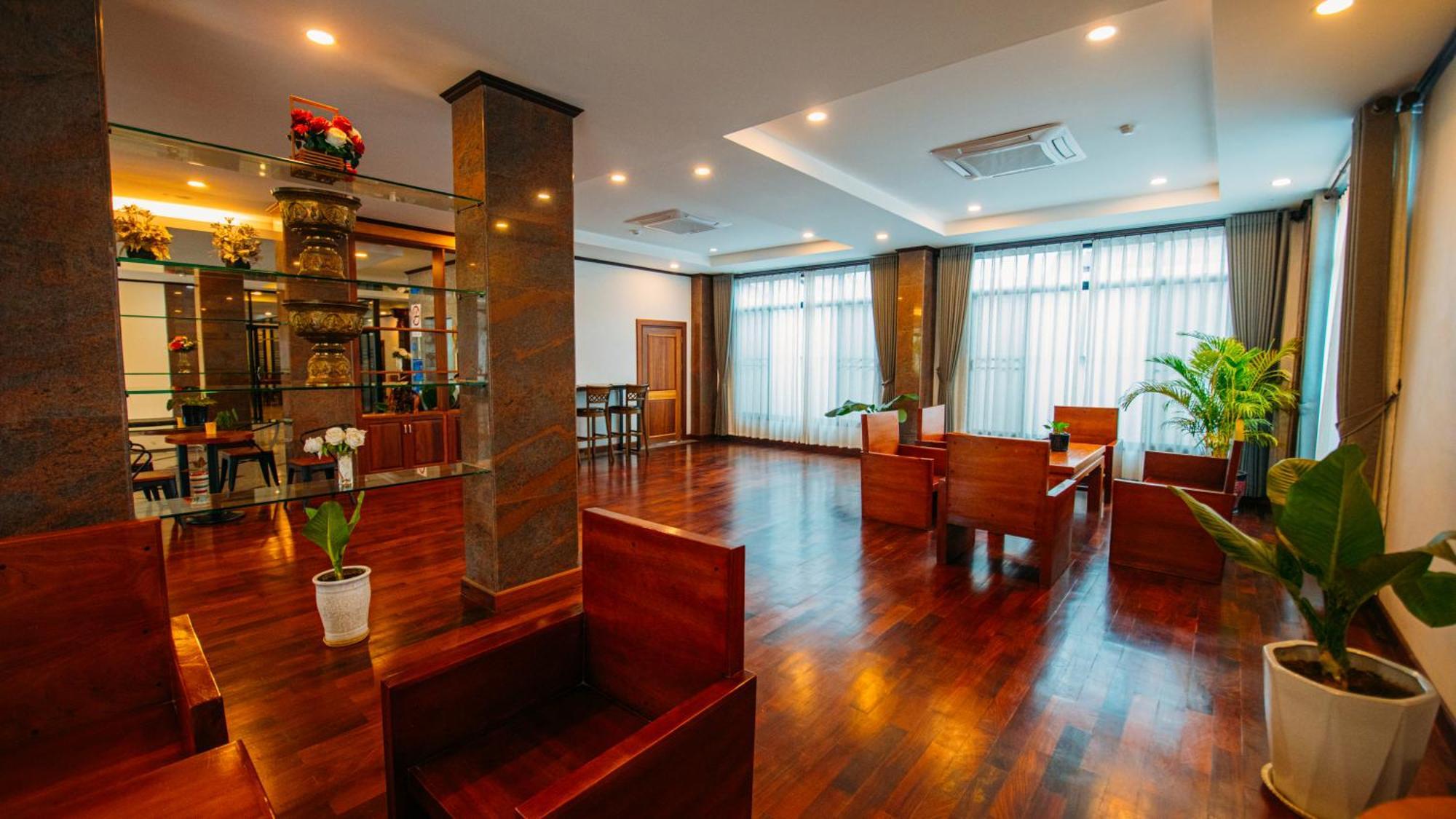 Sisombat Plaza Hotel Vang Vieng Eksteriør bilde