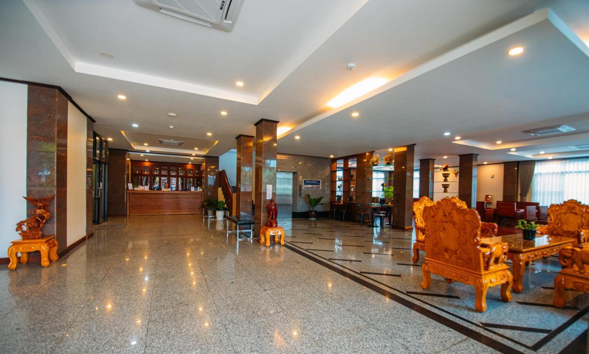 Sisombat Plaza Hotel Vang Vieng Eksteriør bilde