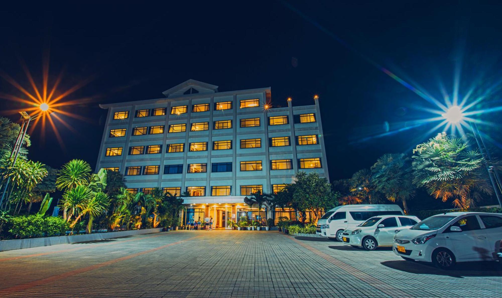 Sisombat Plaza Hotel Vang Vieng Eksteriør bilde