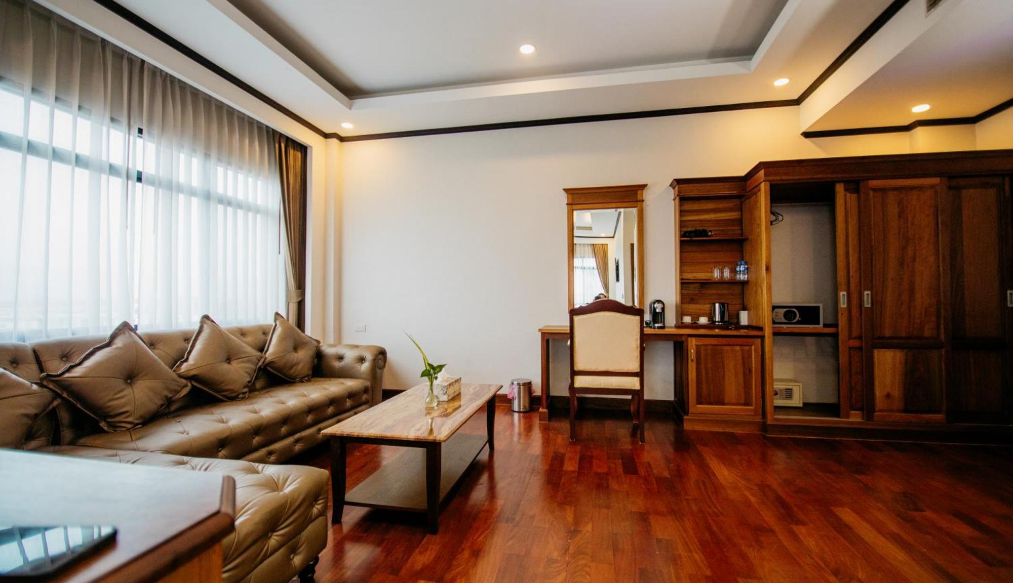 Sisombat Plaza Hotel Vang Vieng Eksteriør bilde