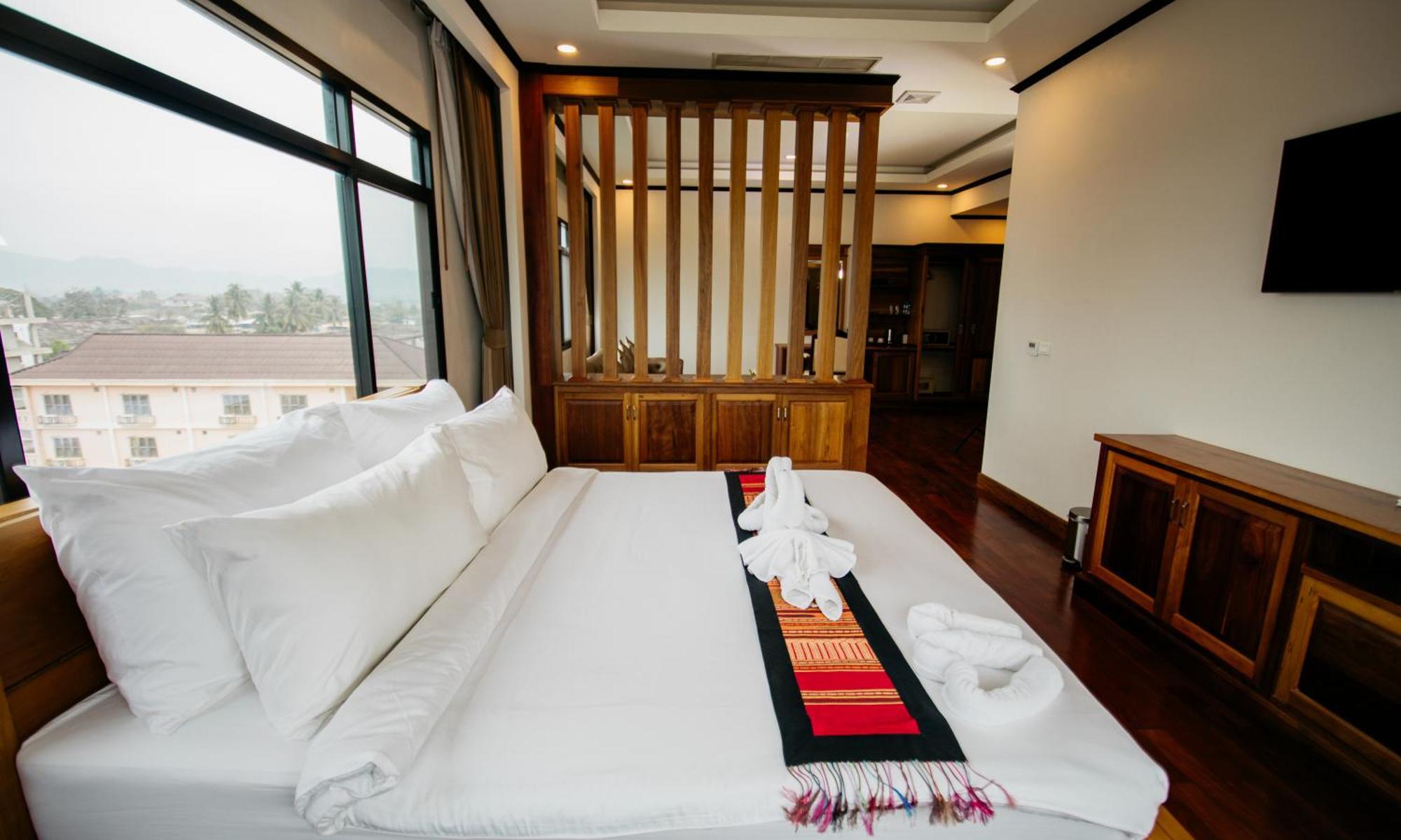 Sisombat Plaza Hotel Vang Vieng Eksteriør bilde