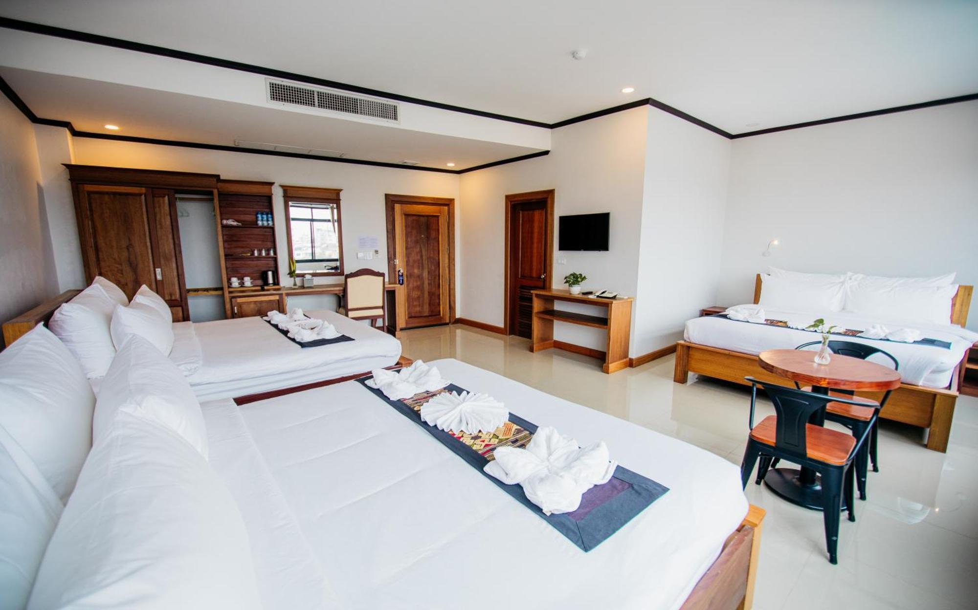 Sisombat Plaza Hotel Vang Vieng Eksteriør bilde