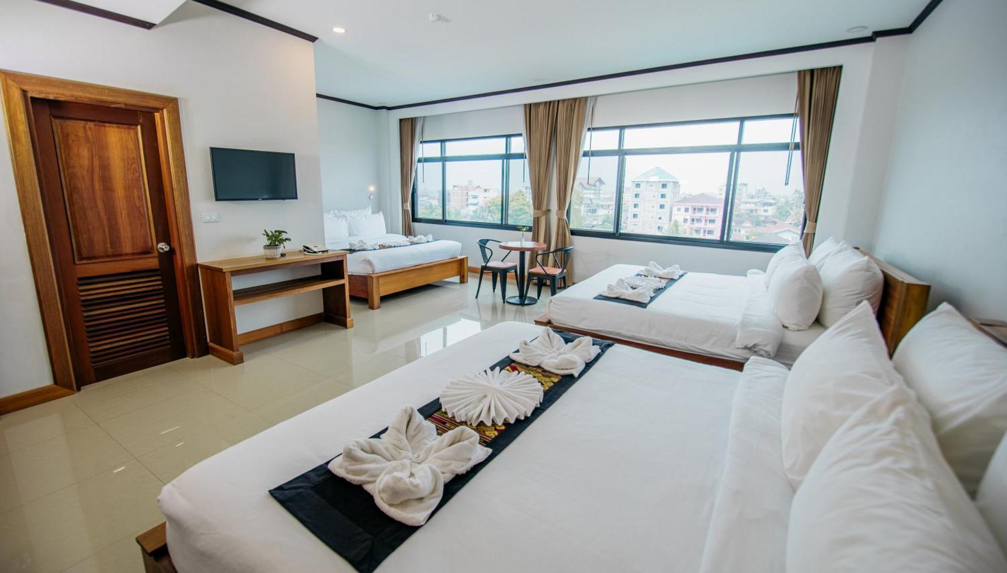 Sisombat Plaza Hotel Vang Vieng Eksteriør bilde
