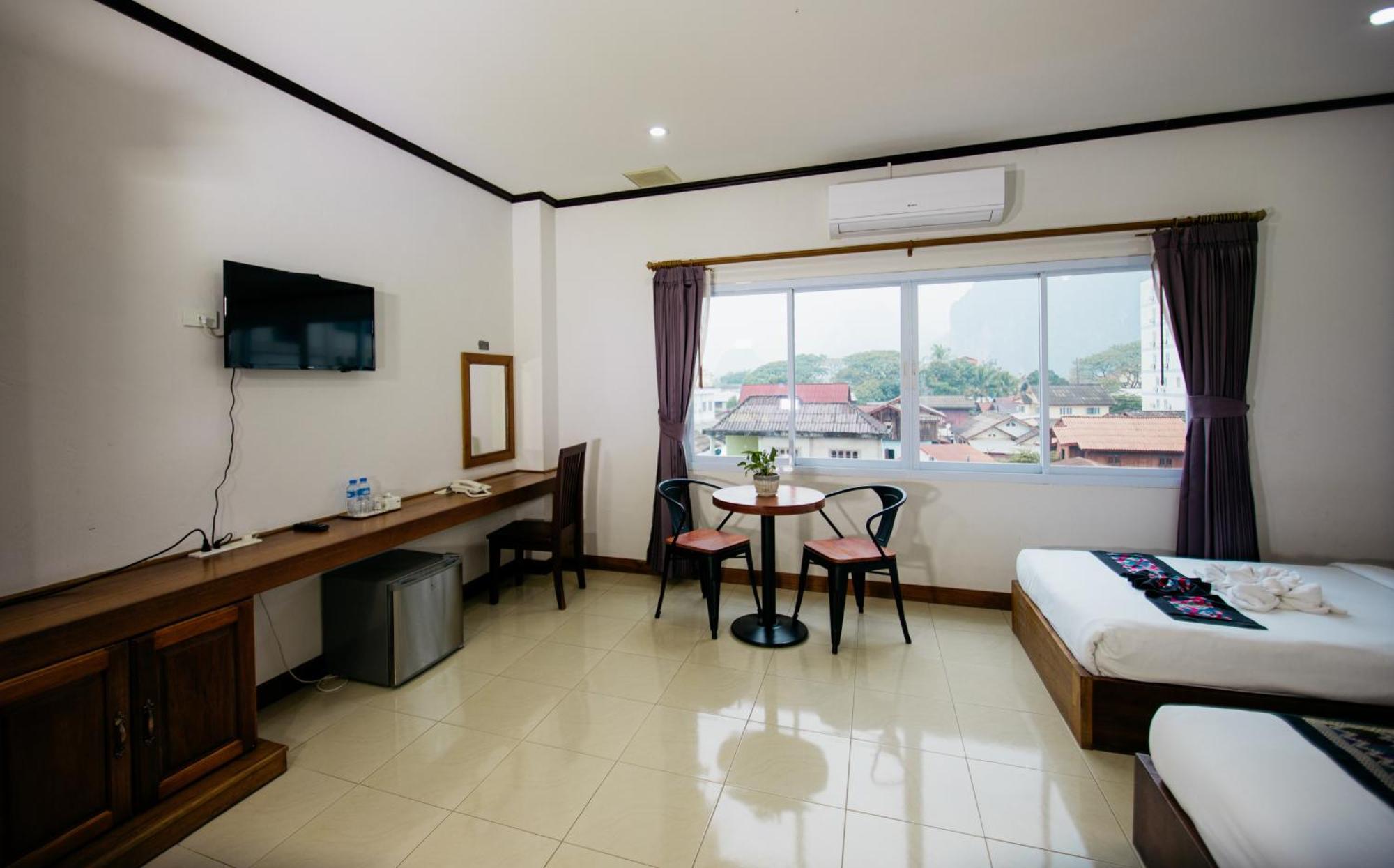 Sisombat Plaza Hotel Vang Vieng Eksteriør bilde