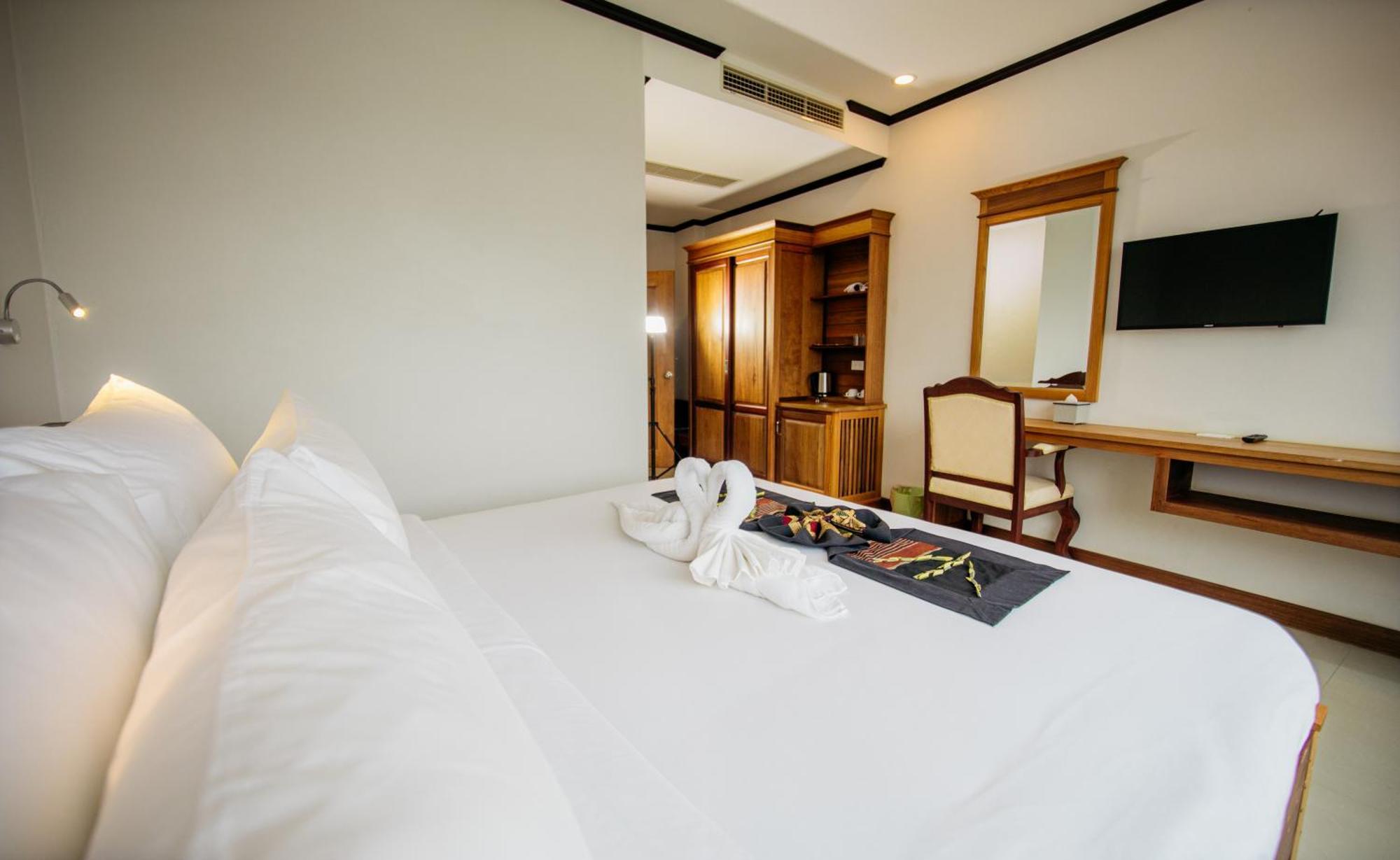 Sisombat Plaza Hotel Vang Vieng Eksteriør bilde