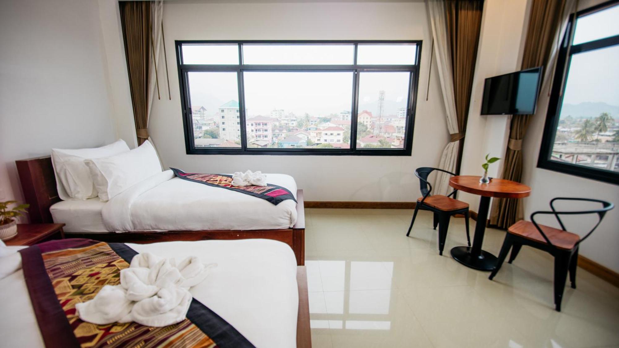 Sisombat Plaza Hotel Vang Vieng Eksteriør bilde