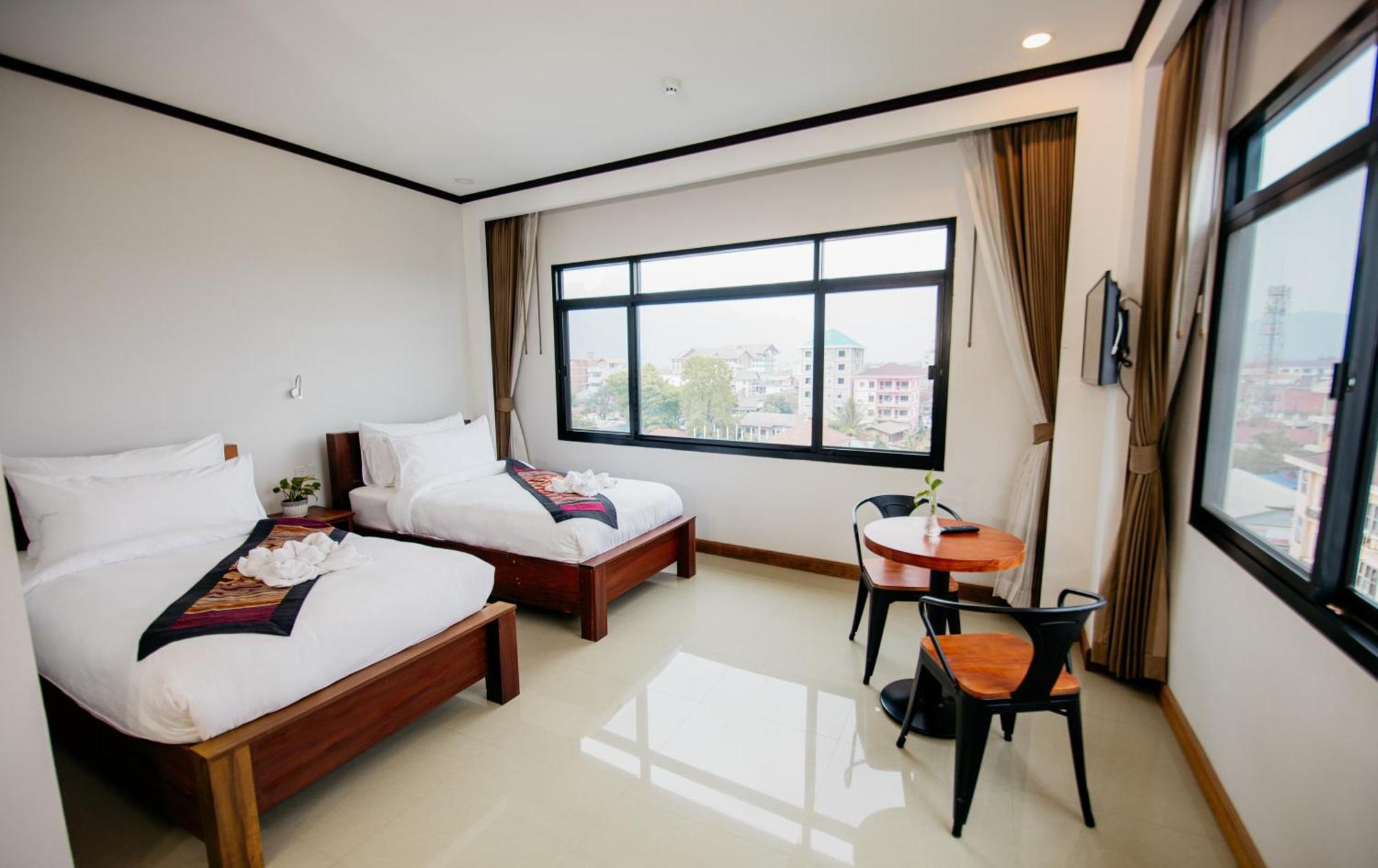 Sisombat Plaza Hotel Vang Vieng Eksteriør bilde
