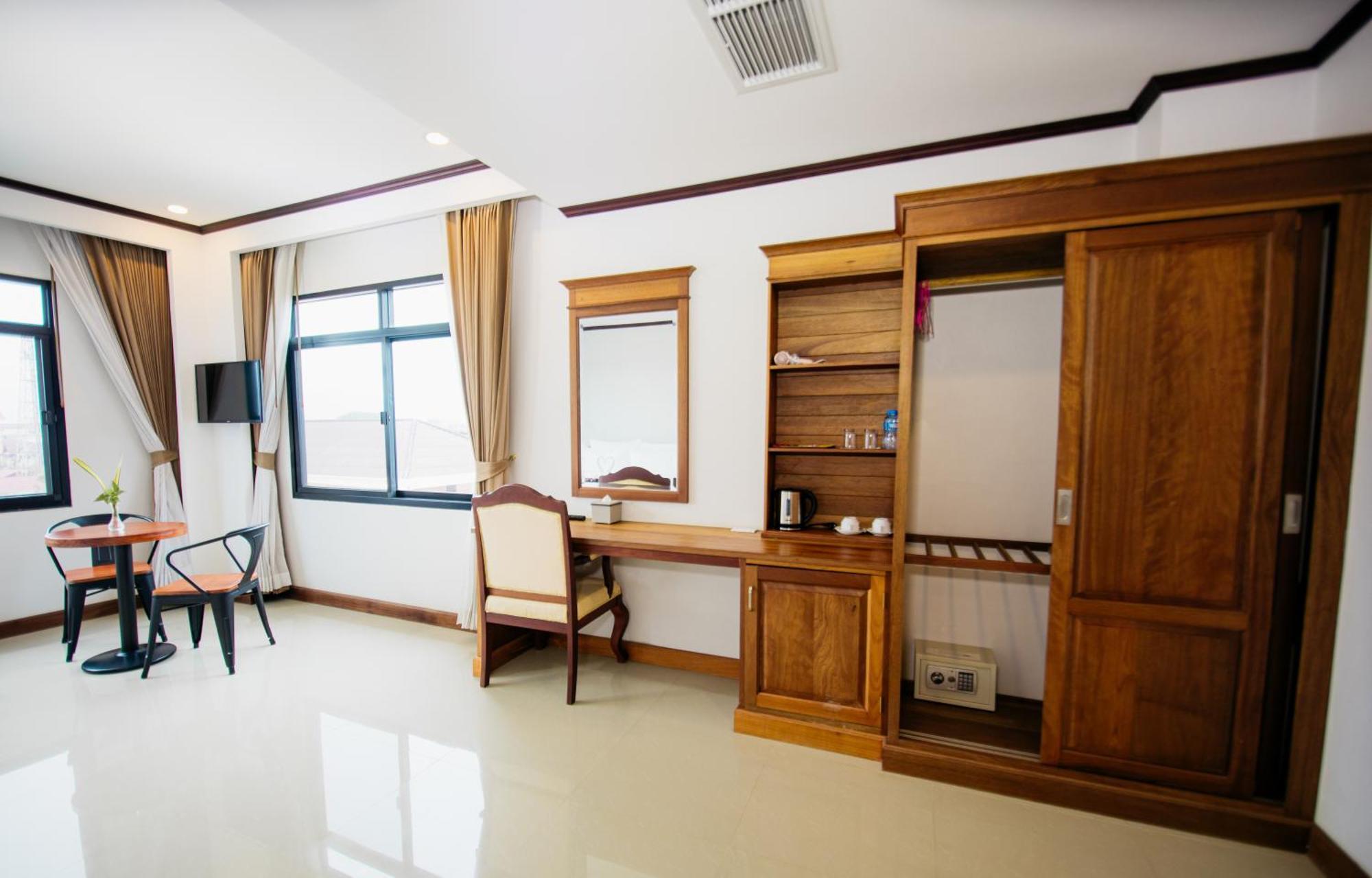 Sisombat Plaza Hotel Vang Vieng Eksteriør bilde