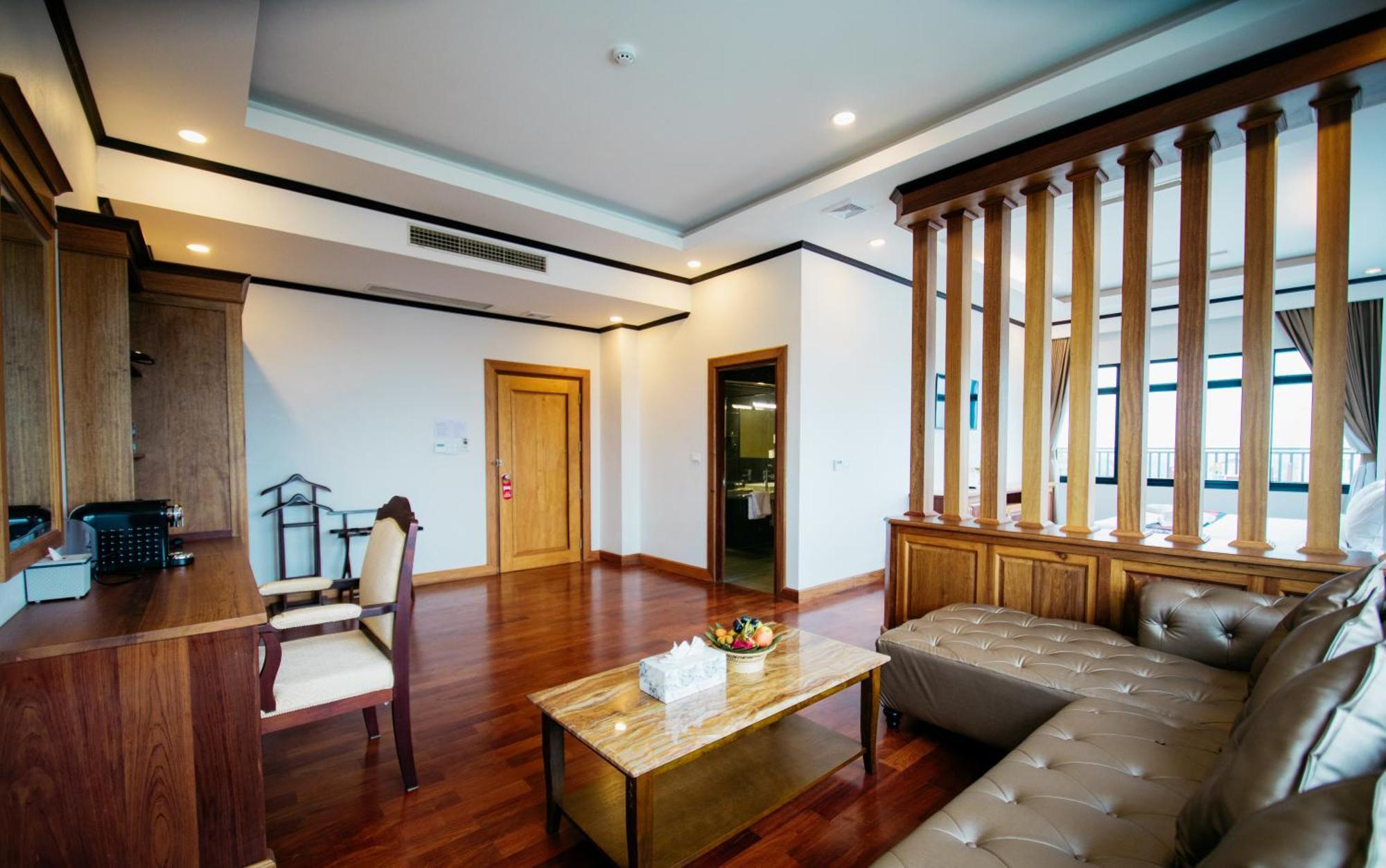 Sisombat Plaza Hotel Vang Vieng Eksteriør bilde